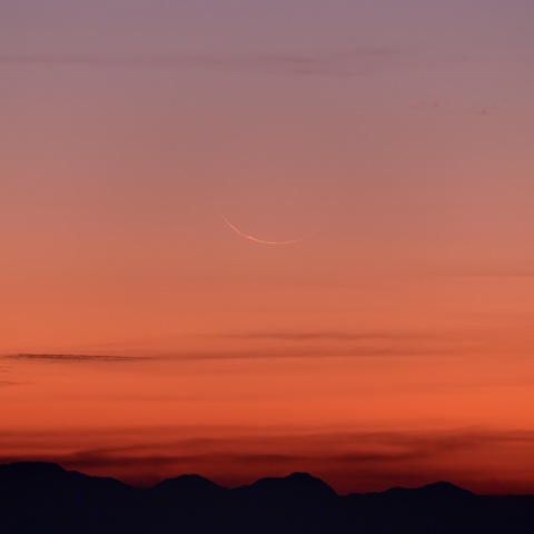 超極細月（月齢２８．７）