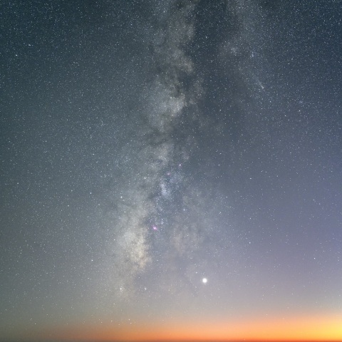 ２０２４年最後の立ち昇る夏の銀河と彗星