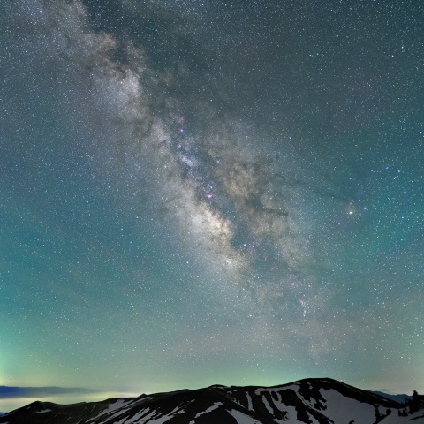 草津白根山と立ち昇る夏の銀河