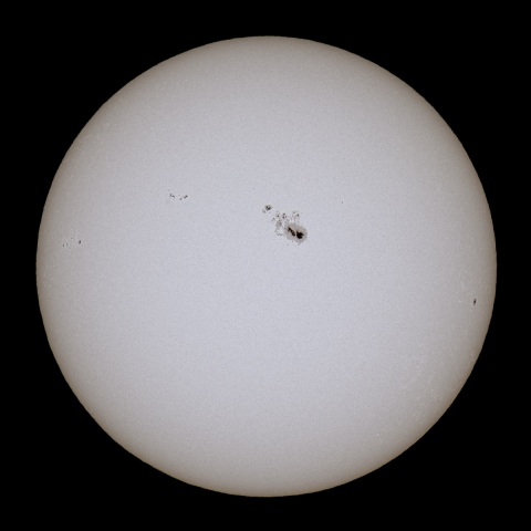 ５月５日の肉眼黒点（４０７９群）