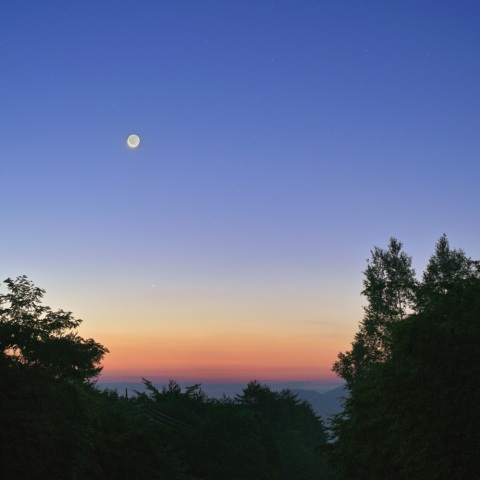 細い月、金星、木星