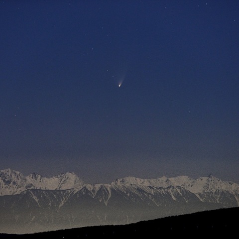 パンスターズ彗星の月光浴