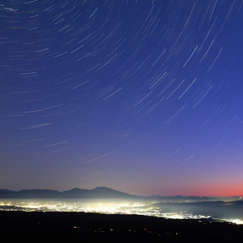 佐久平に昇るカシオペア座