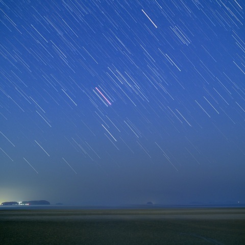 未明のマジックアワーに西に傾くオリオン座