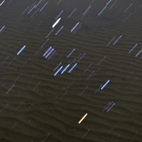 海中星（水面に映る逆さオリオン座）