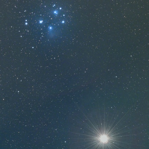 ヴィーナスとセブンシスターズ（金星とプレアデス星団）