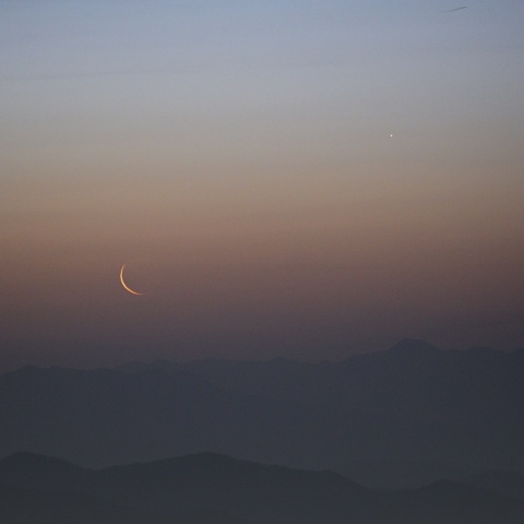 ５月１８日未明の細い月と木星