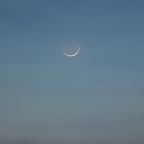 ５月２１日の細い月（月齢１．８）