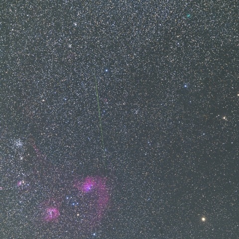 ハートレー第２彗星、勾玉星雲と流星