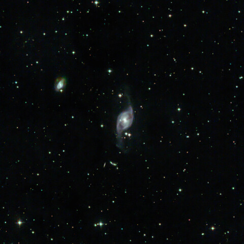 おおくま座 NGC3718 ねじれ銀河