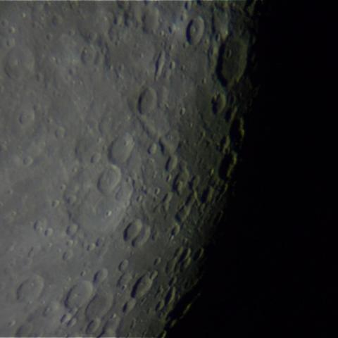 8月4日の月（縁部分）