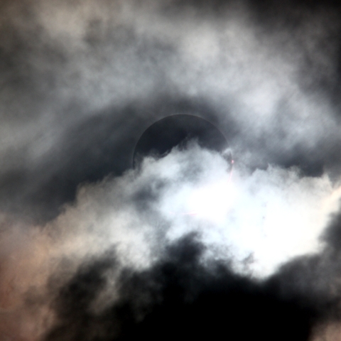 雲間のシャドーバンド　ケアンズ日食