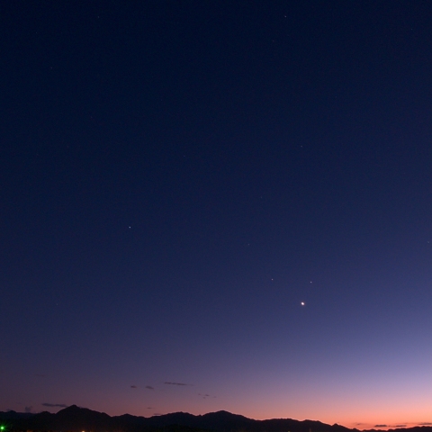 夕焼け空で競演する３惑星