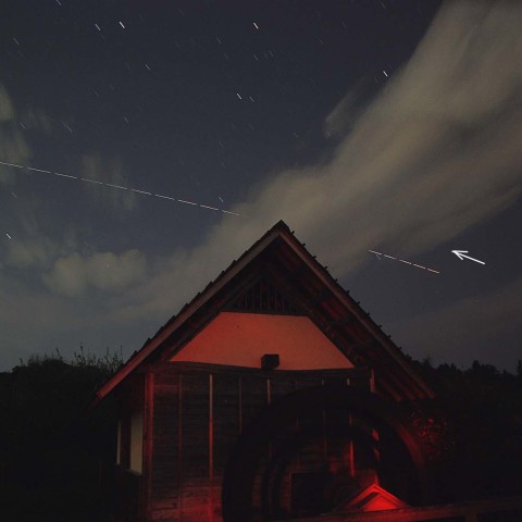 ★水車小屋上のISS★