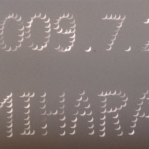 ピンホールの部分日食