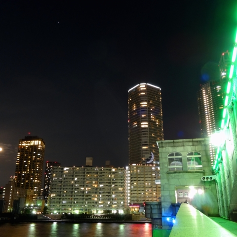 隅田川から昇る月と木星