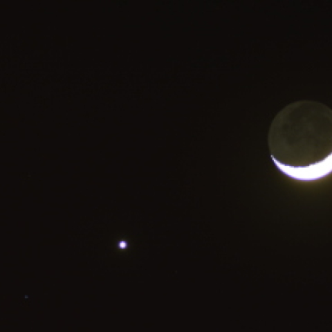 金星と三日月