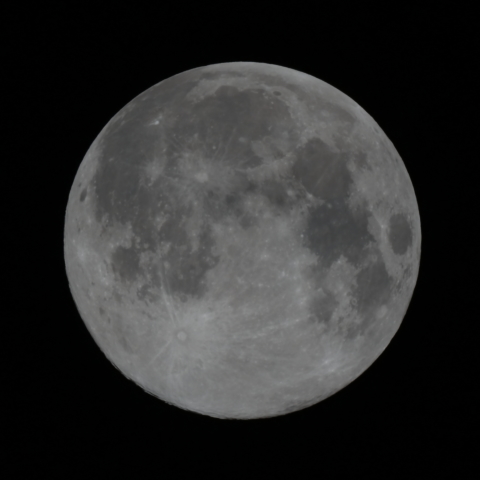 3時9分　完全な満月のスーパームーン