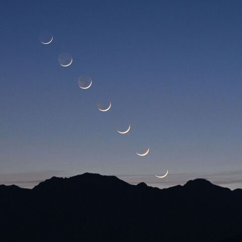 北アルプスに沈む二日月と土星