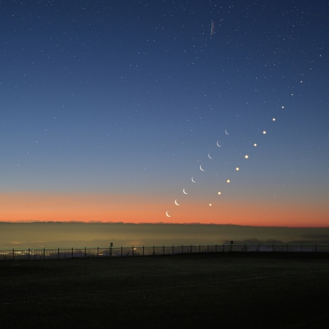 昇る月金星土星