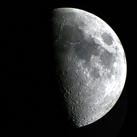 03/07の月（月齢7）