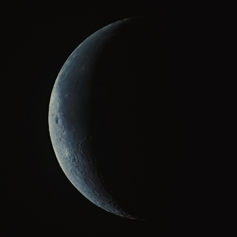 08/09の月