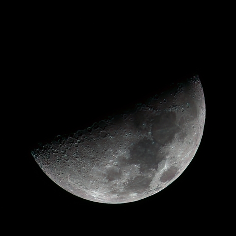 8/5の月（月齢7）