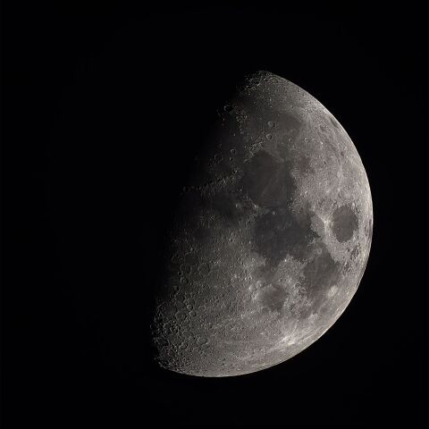 11/2の月（月齢8）