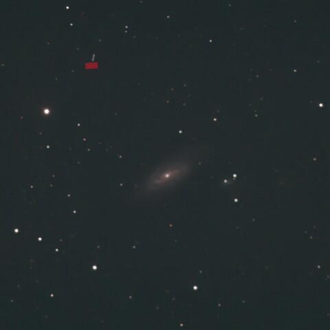 4/20のM90と移動天体（人工天体？小惑星？）