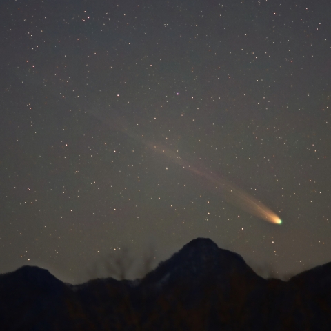 沈みゆくレナード彗星