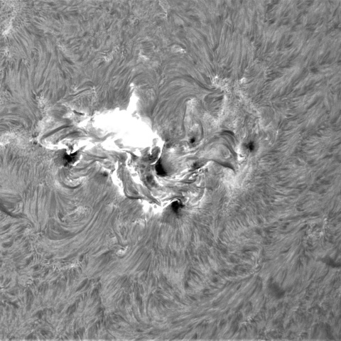 5月10日の太陽②（3664　X3.9フレア）