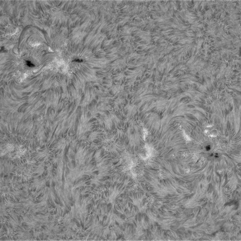 4月21日の太陽①(4064．4062）