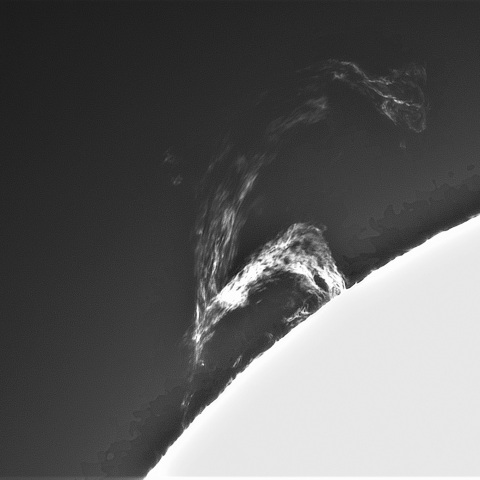 6月12日の太陽①(プロミネンス噴出　北東縁)