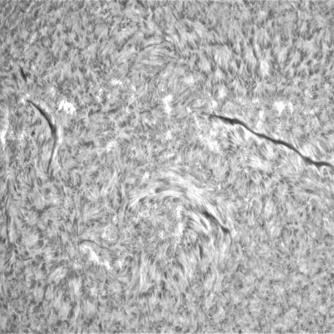 8月 13日の太陽①（北東面）