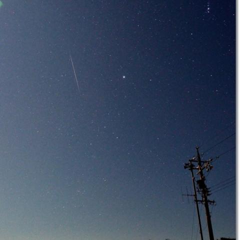 ふたご座流星群の流れ星