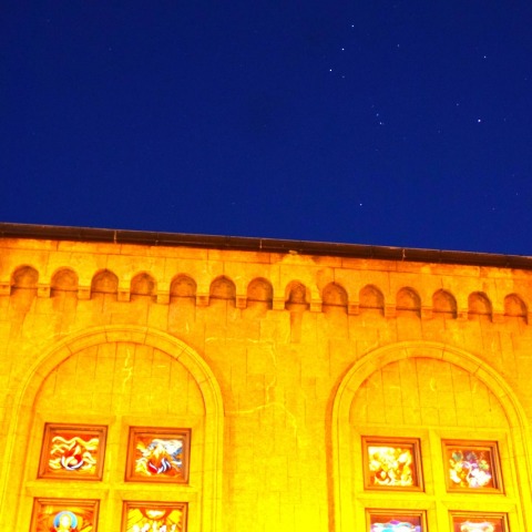 聖夜のオリオン座と聖堂