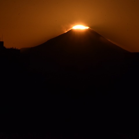 ダイヤモンド富士　山頂中央部への日没　 2026/1/12