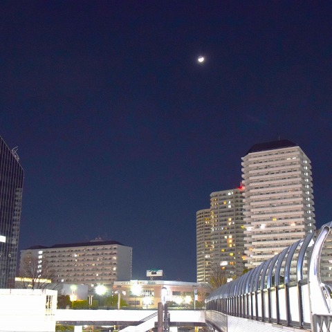 川口駅前で眺めた月と土星の接近 2026/1/23