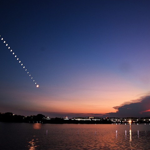 夏の夕暮れ 沈む金星と月 2026/7/20