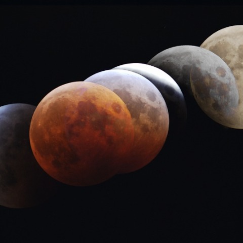 皆既月食　地球の影と天王星