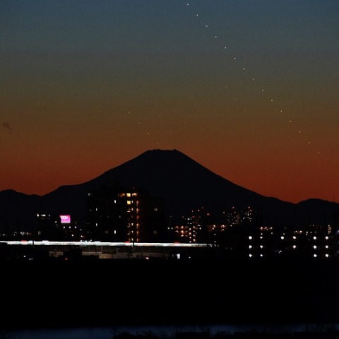 木星・土星・水星の接近と富士山　2021/01/10（連続写真）
