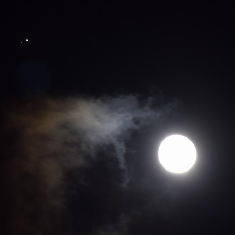 十六夜の月と木星の接近