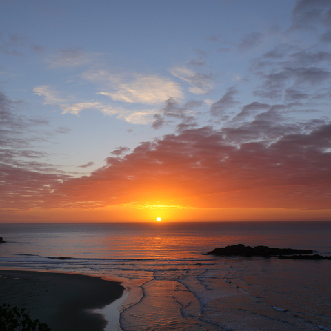 海にて初日の出
