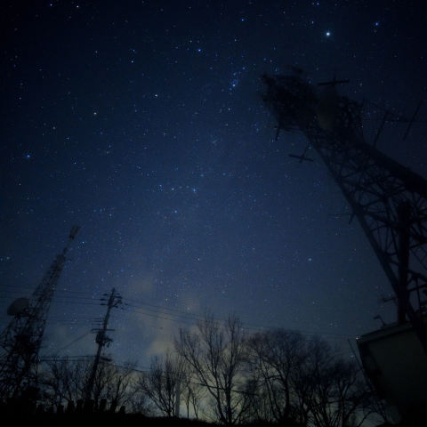 北側の空を見上げた