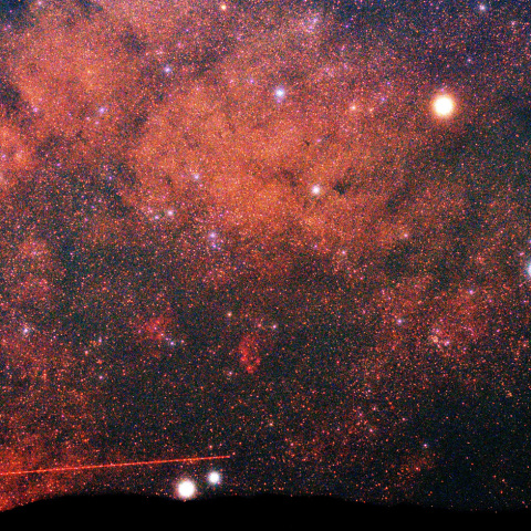 山の上に金魚と彼岸花星雲