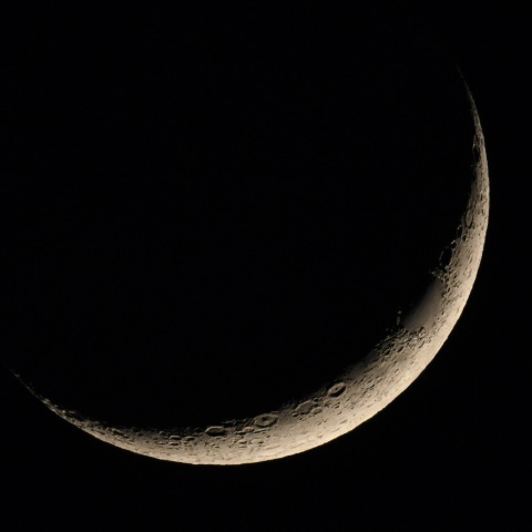 月 (2026/05/19)