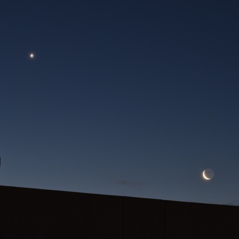 明け方の月・金星・火星 (2022/1/30)