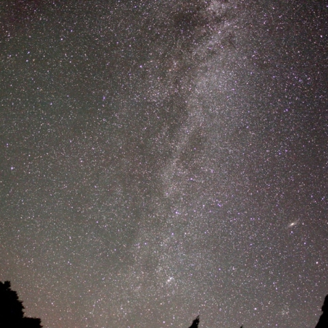 昇る銀河と流星