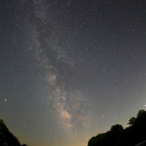 梅雨の晴れ間　火木土を従える銀河