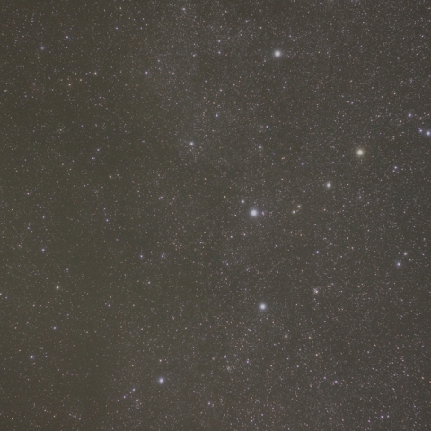 カシオペア座をかすめる流星群